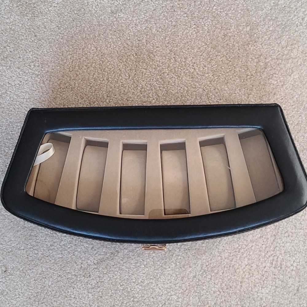 Watch storage box